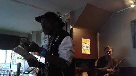 Hilmano De Dakloze Dichter