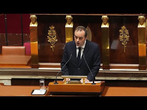 Λεκορνί ενώπιον του Κοινοβουλίου: Η μεταρρύθμιση του συνταξιοδοτικού συστήματος αναστέλλεται… – Video