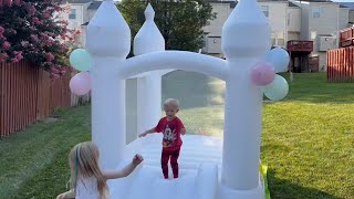 💦AKEYDIY White Small Inflatable Bounce House for Kids.