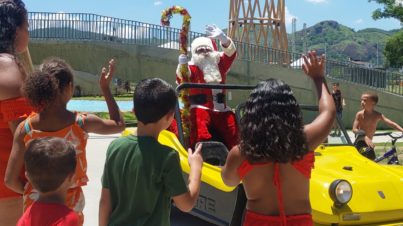 Chegada diferente, magia garantida: Papai Noel de buggy 🎅🚗🎄