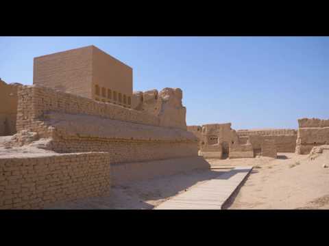 中國新疆省吐魯番 高昌故城 | Landscape view of Gaochang Ruins in Turpan Xinjiang Province China.