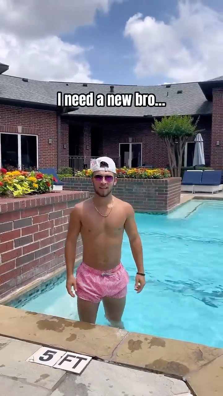 #JasonDeruloTV // Pool ? #GotPermissionToPost From @TinyyTino #Snake