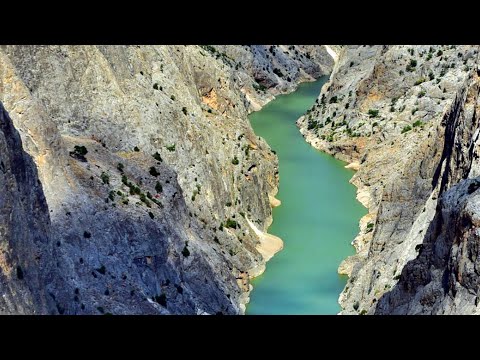 Maceraperestlerin vazgeçilmez adresi: Kemaliye Karanlık Kanyon