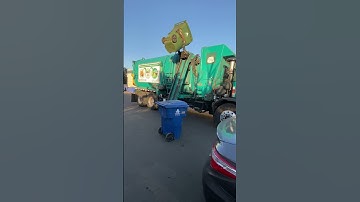 520 Peterbilt Amrep Slamming on Yardwaste