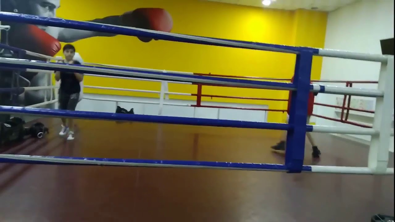 Школа бокса Виталия Пивоварова для детей. Круговая тренировка. - YouTube