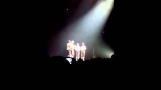 Stromae - Tous Les Mêmes - A Cappella @ Arena. Montpellier. 22.10.14. Resimi