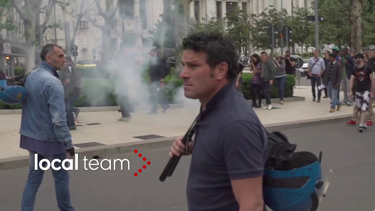 Milano, corteo anarchici: tensione con giornalisti