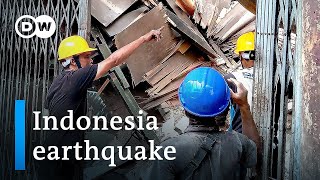 Gempa bumi dahsyat mengguncang pulau utama Indonesia, Jawa | DW News