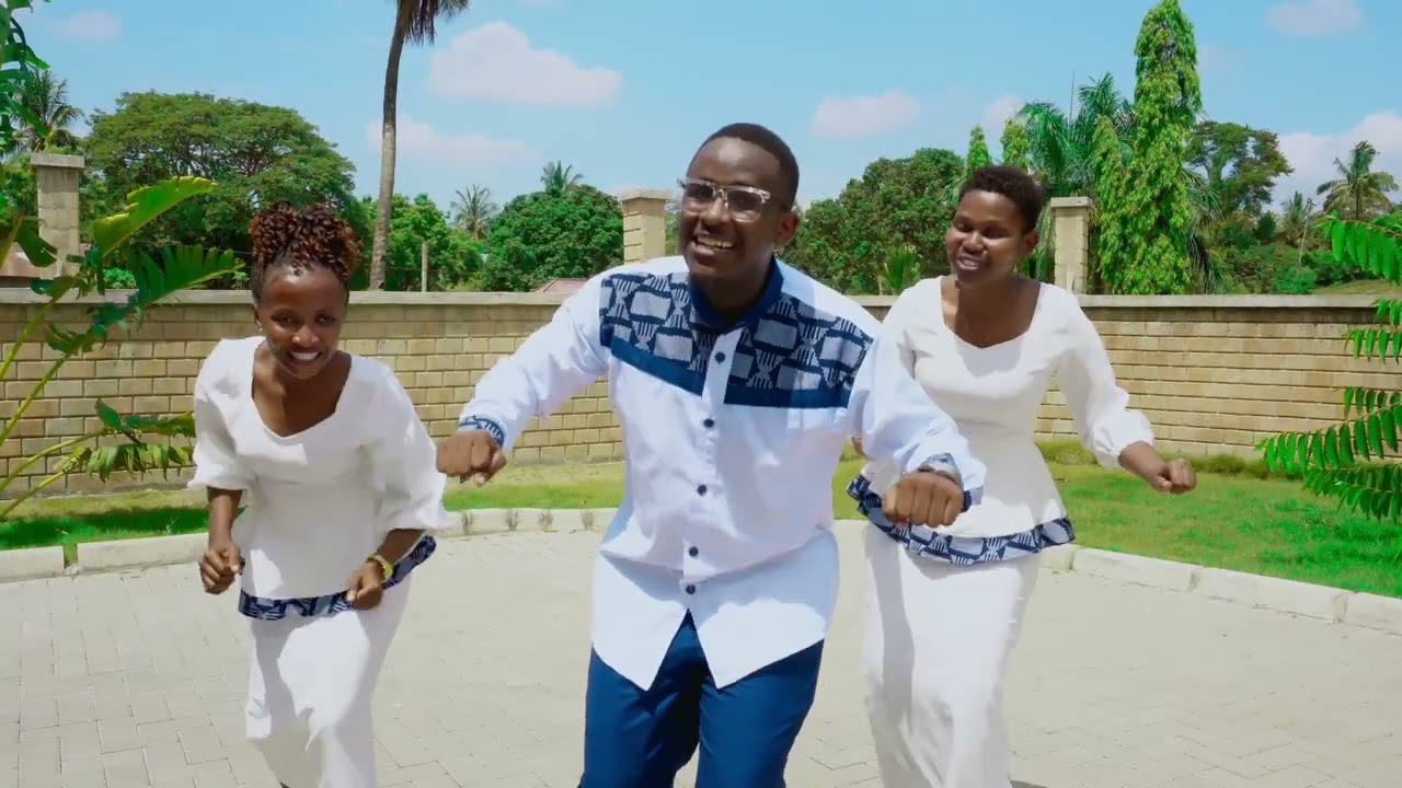 SHOMORO AMEONA NYUMBA - Kwaya ya Mt. Theresia wa Mtoto Yesu Mbezi Louis DSM