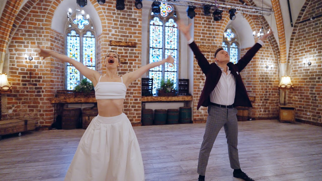 Download QUEEN - DON'T STOP ME NOW  // Surprise First Dance Idea 2023 / Online Tutorial MP3