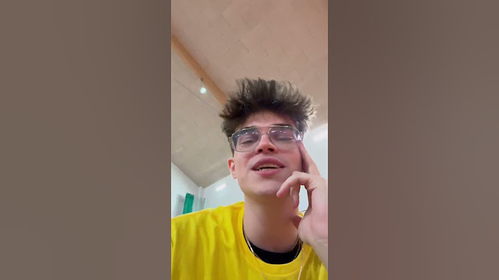 Przekazuje telefon influencerom z Sabotażysty…
