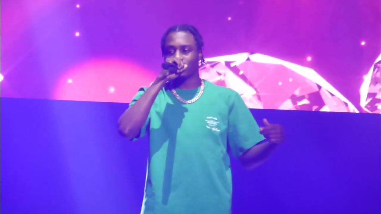 lil-tjay-resume-none-of-your-love-sex-sounds-live-in-laval-youtube