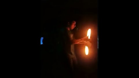 Glowsticking with orange ultras