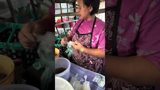 Es dawet hijau harga seribu di pasar Paing Bojonegoro