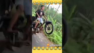 Gini Nih Kalo Naik Motor Banyak Gaya  ngakak lucu shots short