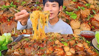 ก๋วยเตี๋ยวเนื้อตุ๋นแกล้มผักสดแซ่บคักอีหลีครับพี่น้องMUKBANG EATING SHOW/โก้อีสานพาแดก