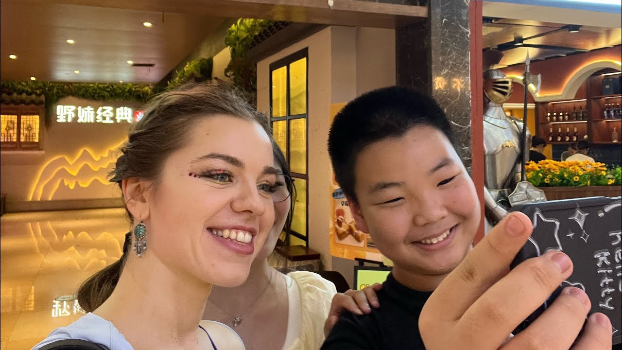 Katusha song Russian restaurant Kremlin in Changsha, China