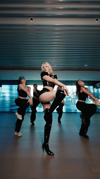 𝑫𝒓𝒊𝒗𝒊𝒏𝒈 𝒎𝒆 𝒄𝒓𝒂𝒛𝒚 #JEONSOMI #전소미 #CLOSERchallenge #CLOSER #JEONSOMI_CLOSER #Shorts