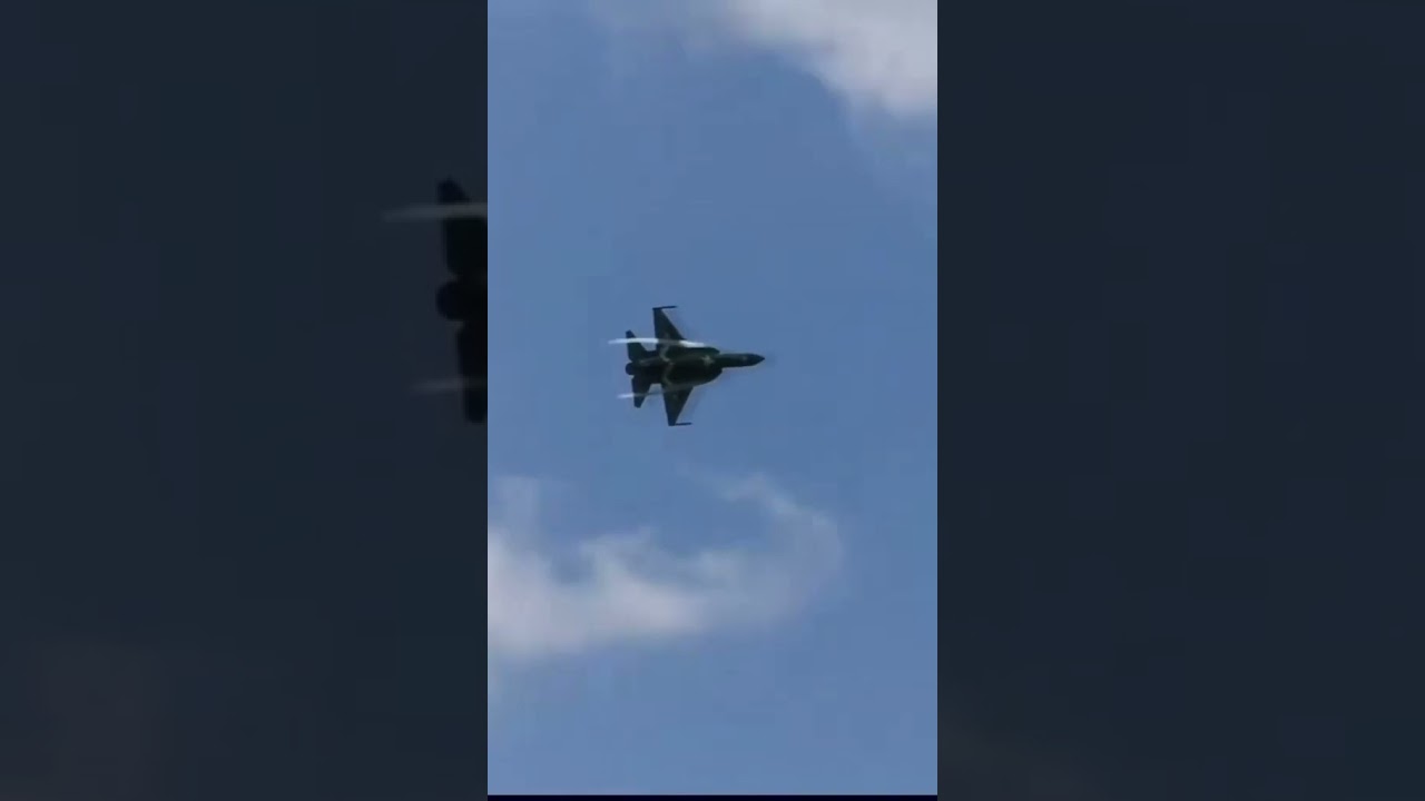 🇵🇰Air show .see the Pakistani soldiers and jf 17 thunder ⛈️ . God bless you.pakistan zindabad 🇵🇰🪖🪖🪖