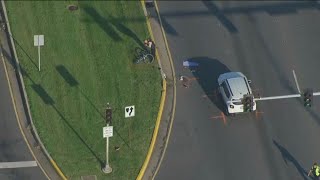 Bicyclist hit by a car in western Chicago suburb screenshot 4