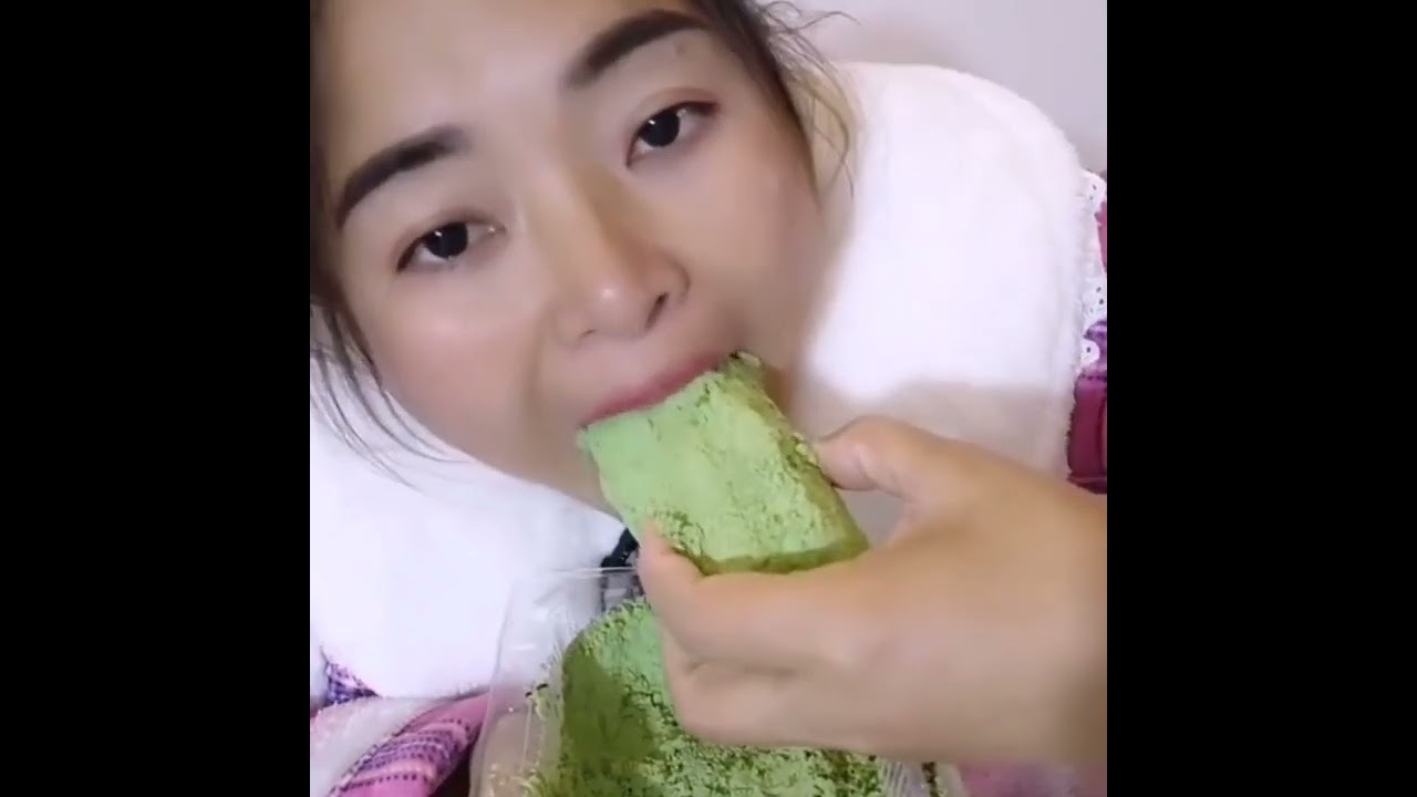 ASMR HEAVY MATCHA POWDERY CRUNCH ICE BLOCK EATING GREEN ICE EATING MUKBANG