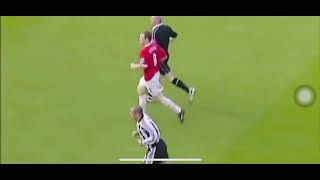 Rooney Insane volley after pissed at referee Resimi