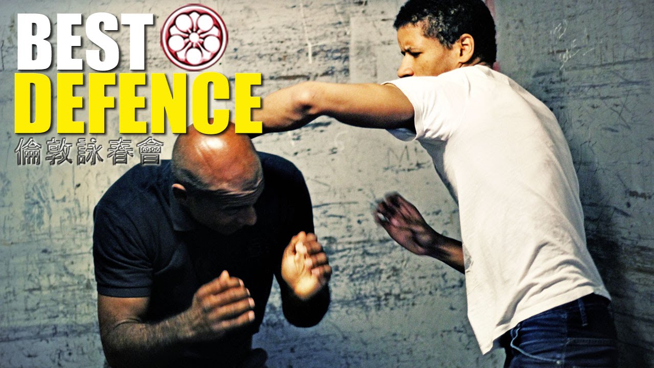 Striking vs Grappling Which is BETTER When Trapped? HOW to FIGHT