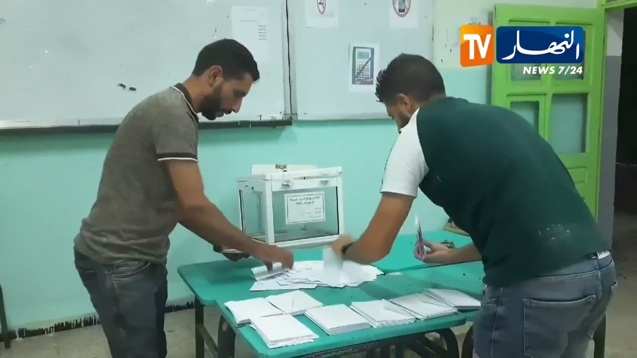 خنشلة:   بداية عملية الفرز بمركز اقتراع عايب دراجي