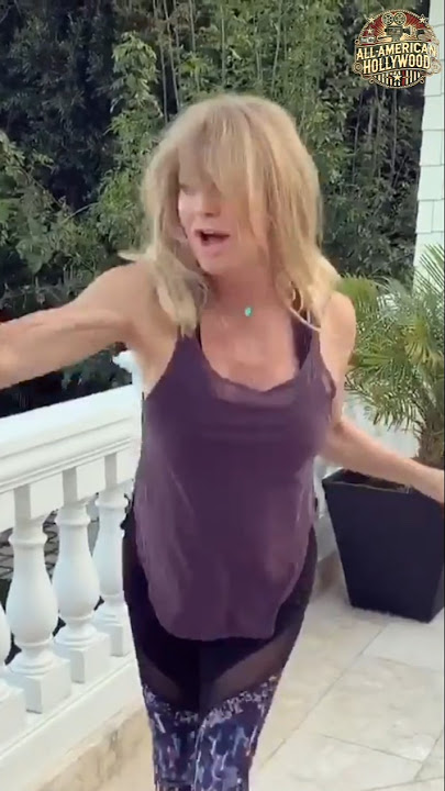 Goldie Hawn vibing to “Dance Monkey” 💃✨ #kurtrussell #antesedepois #dance