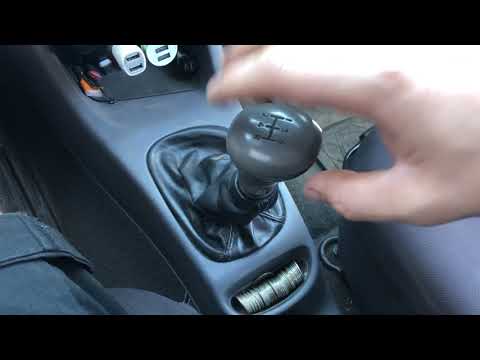 Как снять ручку механической коробки передач на автомобиле Hyundai Accent