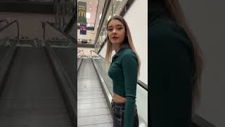 Thumbnail for Позирай като ZARA модел!