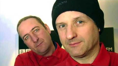 Robbie Williams with Mark and Lard on Radio 1 04.04.2001