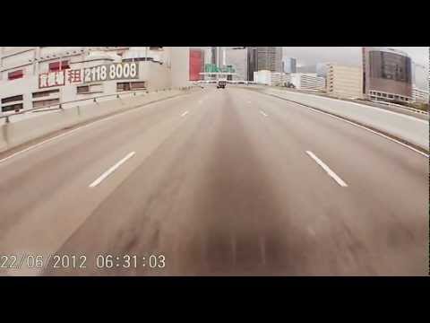   درفت باص نقل في اليابان على الطريق السريع 