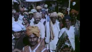 Mera Gaon Mera Desh: Hai Sharmaon Kis Kis Ko Bataon Apni Prem Kahaniyan