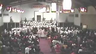 St. James Mass Choir - How I Got Over/I Really Love The Lord chords