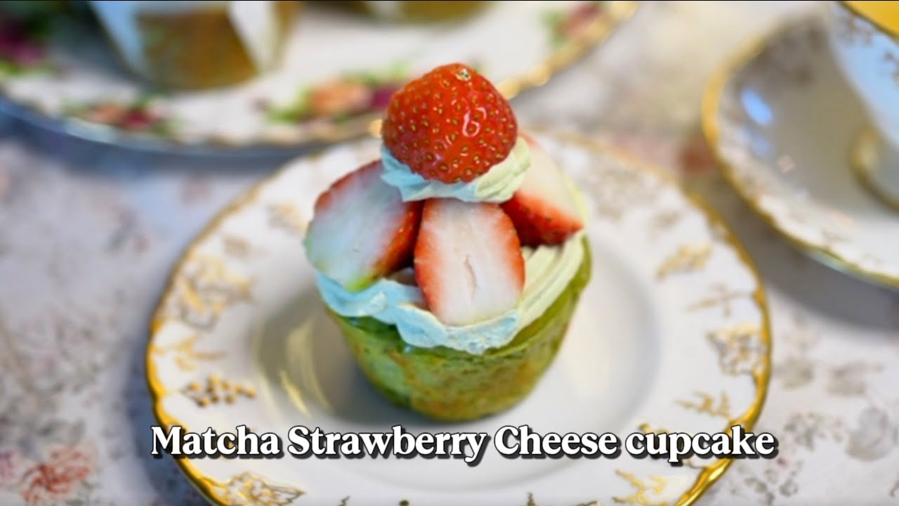 (SUB)말차 치즈케이크를 이렇게 굽는다고요? ｜말차 딸기 치즈 컵케이크🍓 예쁜데 만들기까지 쉬워요