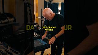 David Gilmour demonstrates “On The Run” #guitar #davidgilmour #pinkfloyd #shorts 