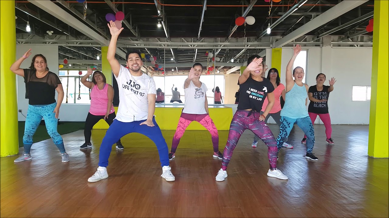 Comprate Un Perro MERENGUE / ZUMBA / by MD TWINS