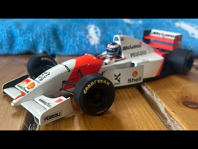 ミニカー Marlboro McLaren Peugeot MP4/9 1/18 1/18 F1 McLaren Peugeot MP4/9 Review - YouTube