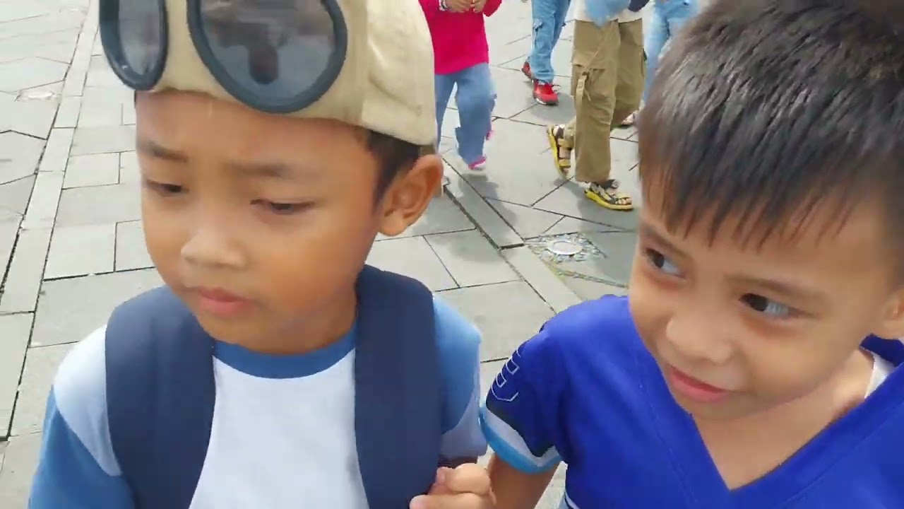 King dan Raja bersama teman teman jalan jalan ke kota tua dan Monas