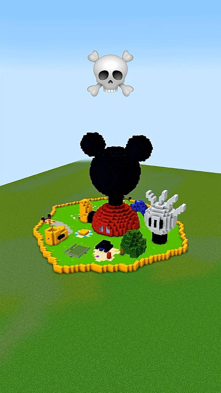 Minecraft Mickey Mouse Clubhouse Build Battle - Noob vs Pro vs