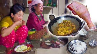Chicken curry with rice cooking & eating in village kitchen || Spicy Chicken recipes #villagelife