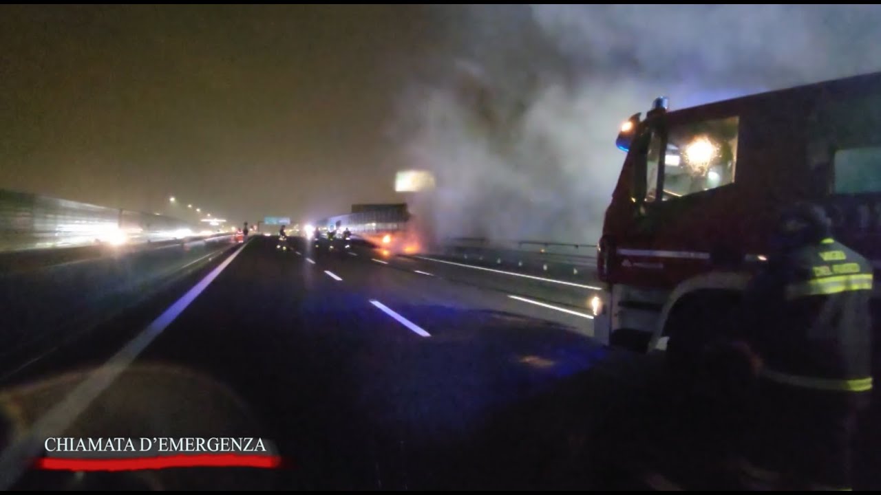 Polizia Stradale in azione, incendio in autostrada - Chiamata d'emergenza 24/02/2024