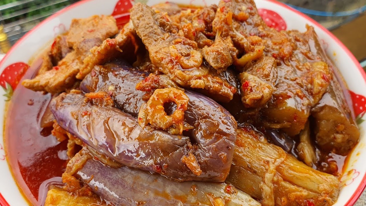 ဝက်သား ခရမ်းသီးနှပ်ချက်လေး ချက်စားကြမယ်...👩🏻‍🍳🐷🍆