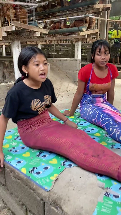 BERMAIN PERMAINAN VIRAL DENGAN 2 PUTRI DUYUNG, CUAAKK !!