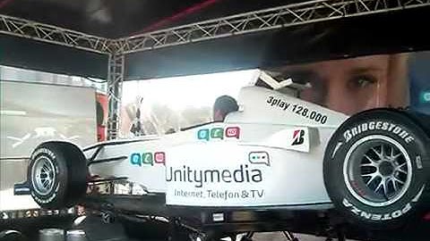 Gamescom 2010 Playing inside a  F1 [ps3club]