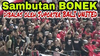 big respect antara bonek dengan suporter bali united saling bersautan di gor bung tomo sby