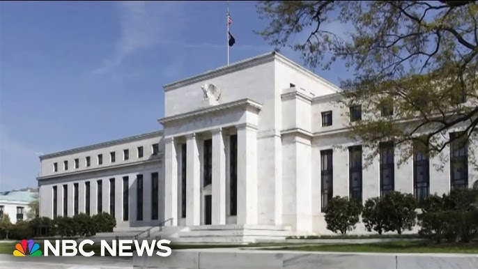 How The Federal Reserve Tries To Balance Employment And Inflation As The U S Central Bank