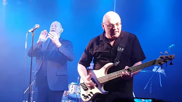 Bruce Jacobs bass solo (teenege rage intro)