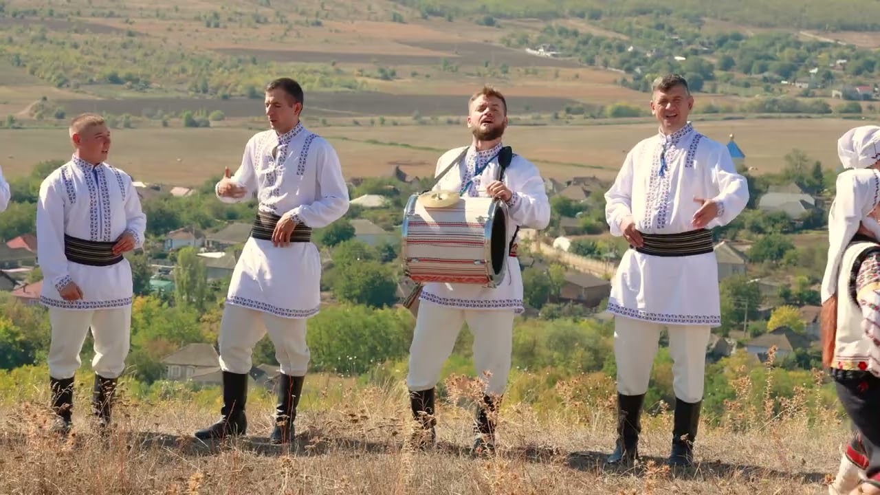 Legănată-i Hora - Ansamblul folcloric ”Străjerii Neamului”